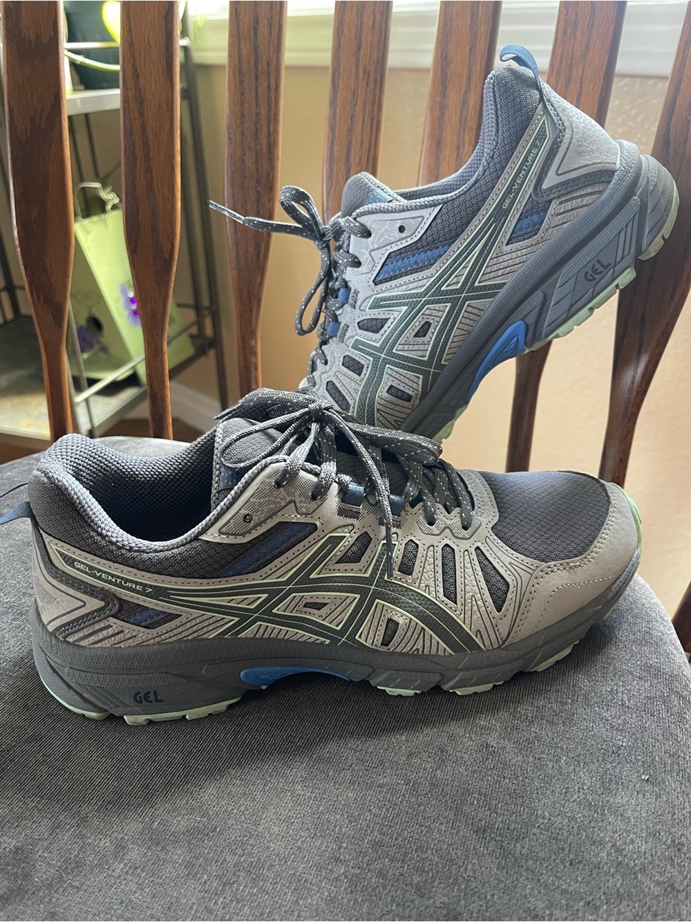 ASICS Gel-Venture 7 woman’s Trail Running Shoes - Gray/Blue size 9
